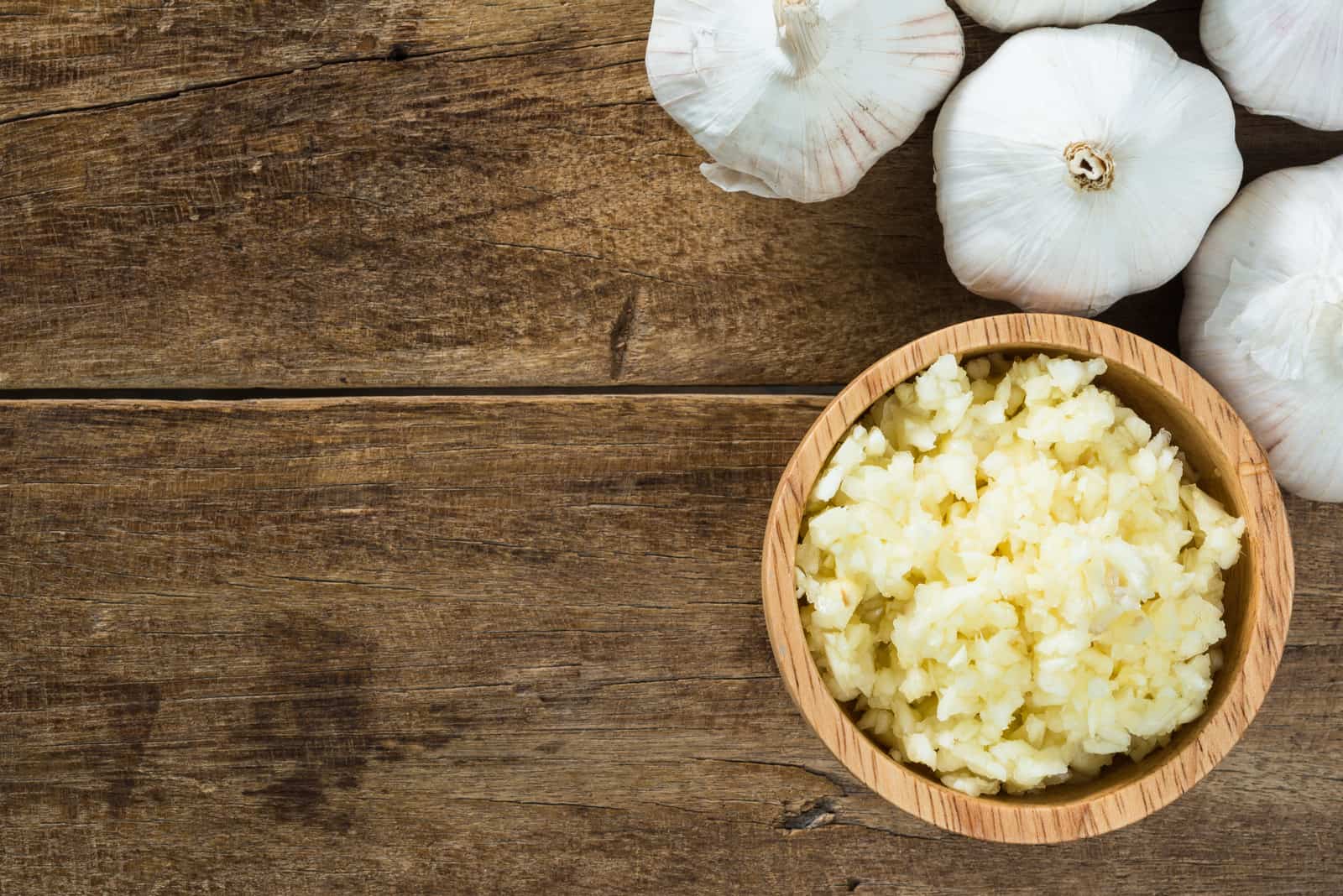 chopped garlic on the table