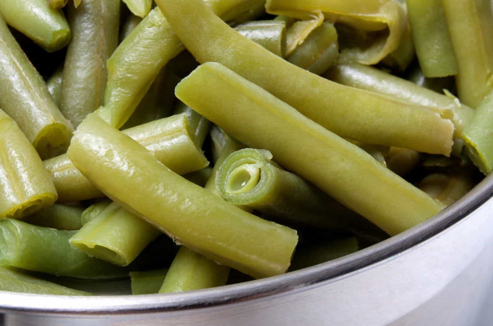 cooked green beans in a bowl