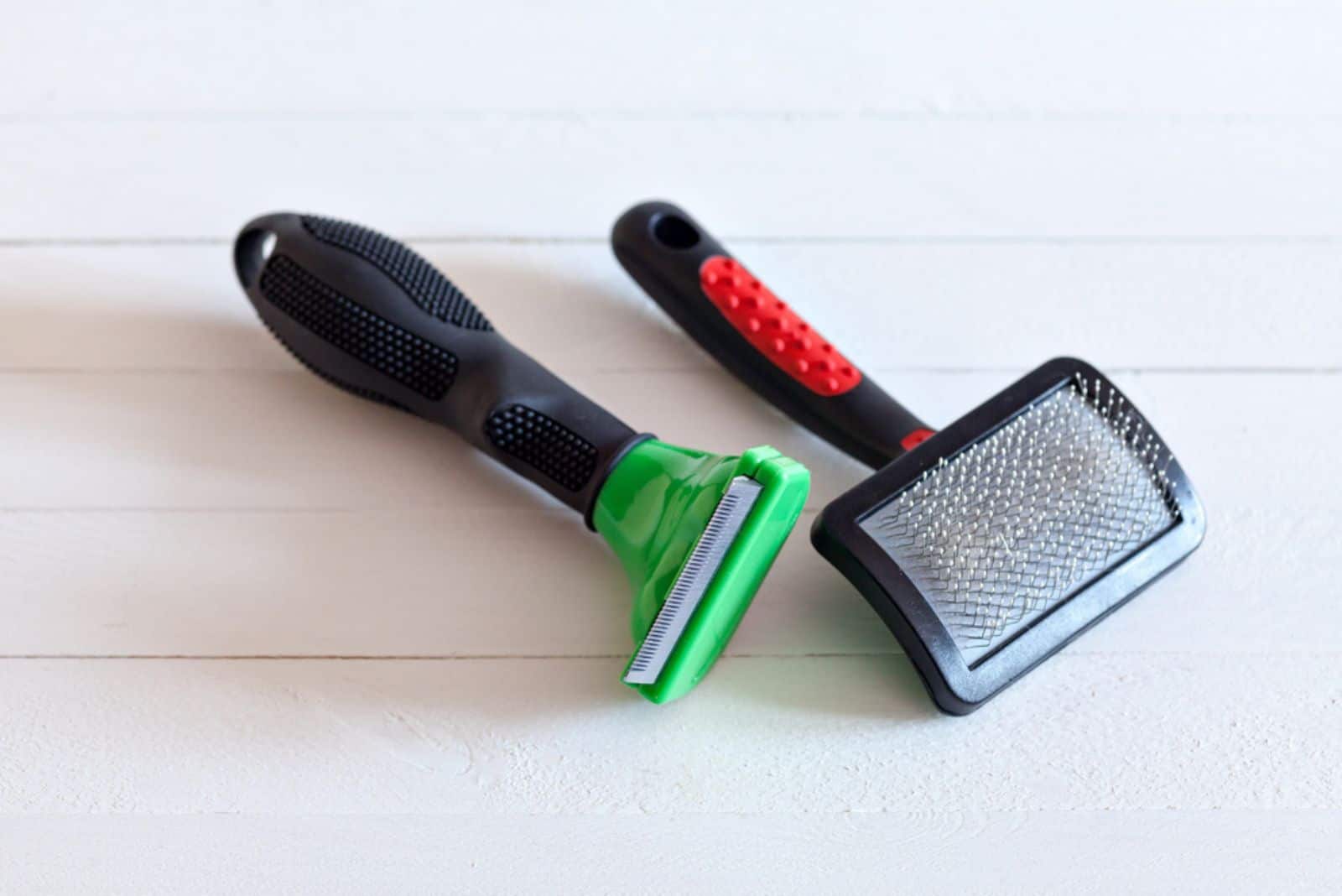 Deshedding Tools on the table