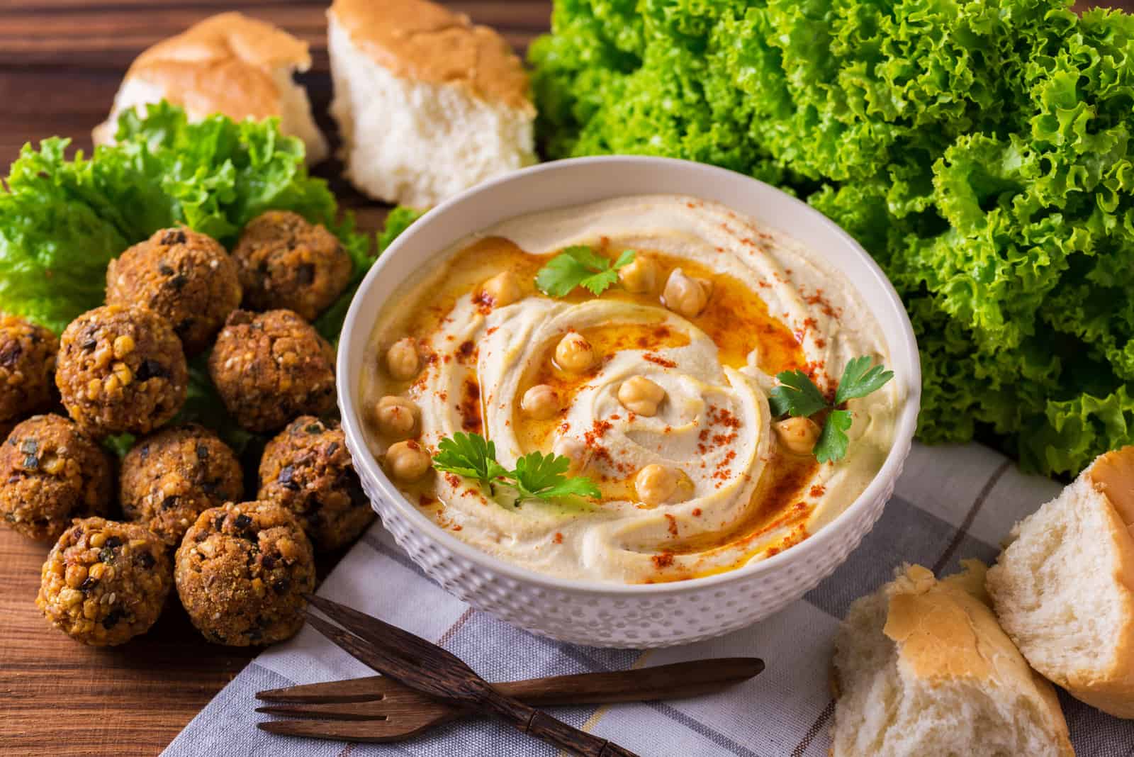 humus in a bowl