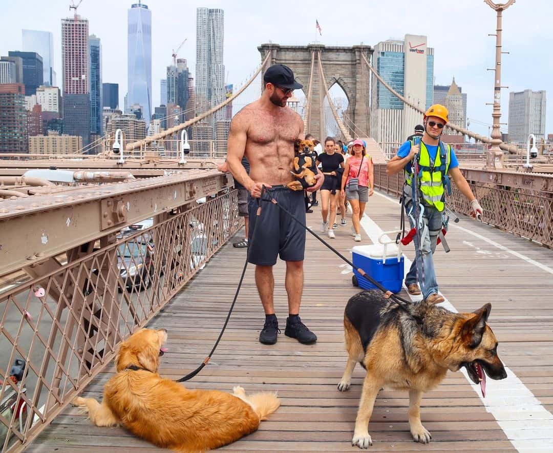 Tony running across Brooklyn Bridge to lose weight