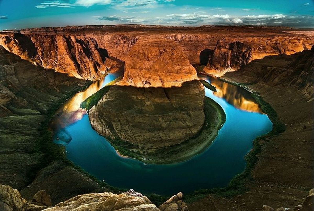 Horseshoe Bend at Sunrise