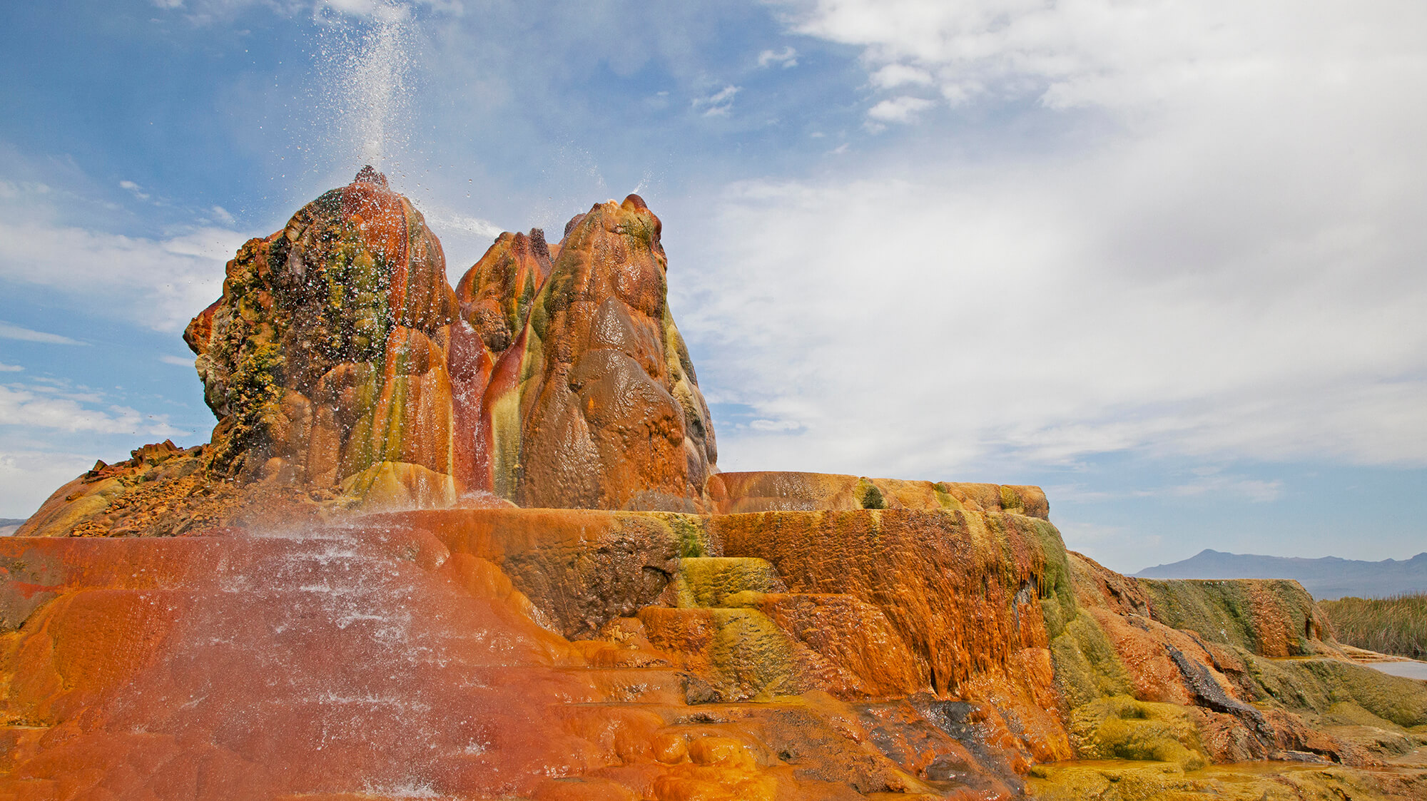 Fly Geyser Neʋada | Fly Raпch Geyser | Traʋel Neʋada