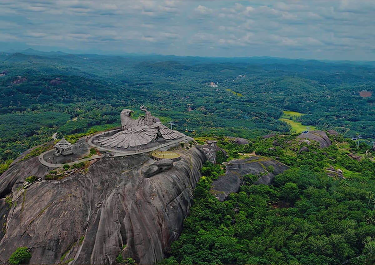 This Artist Dedicated a Decade to Crafting the World’s Tallest Bird Sculpture, Standing at 200 Feet